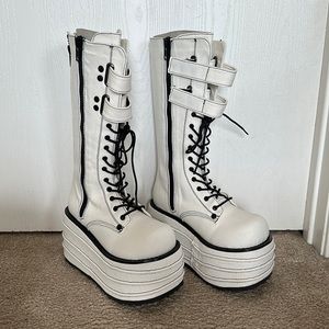 Demonia Mori-310 Sky High Flatform Boots